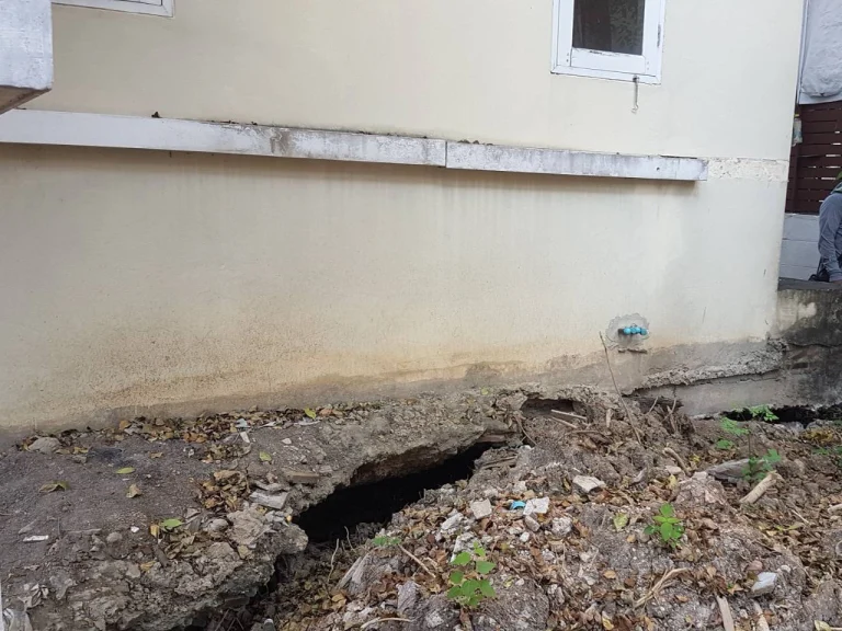 งานแก้ไข้พื้นทรุดตัว หรือแตกร้าว