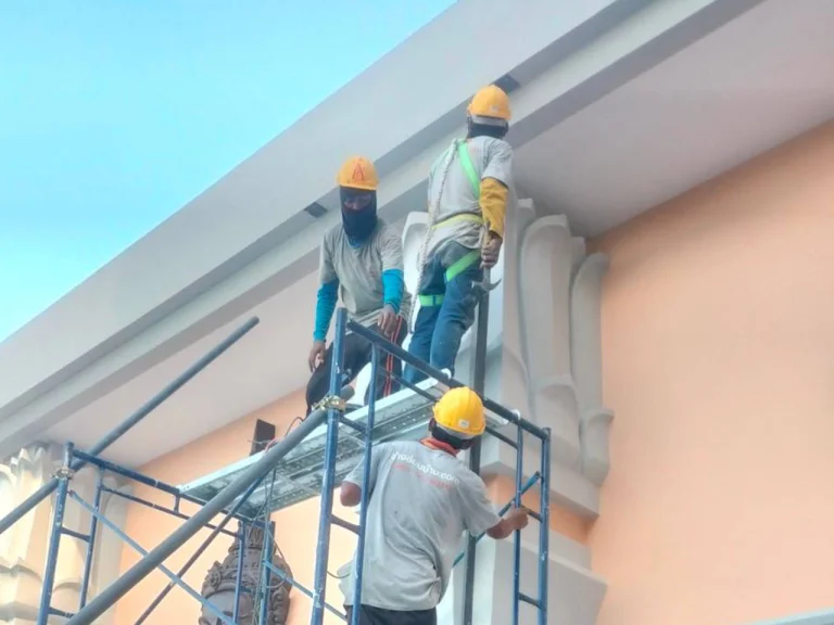 ติดตั้งตาข่ายกันนก